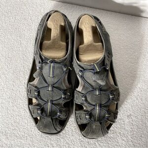 5/$25 Privo Closed Toe Grey Suede Hiking Trail Sandals 12